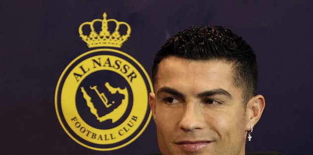 Cristiano Ronaldo imzayı attı! İşte görüntüler