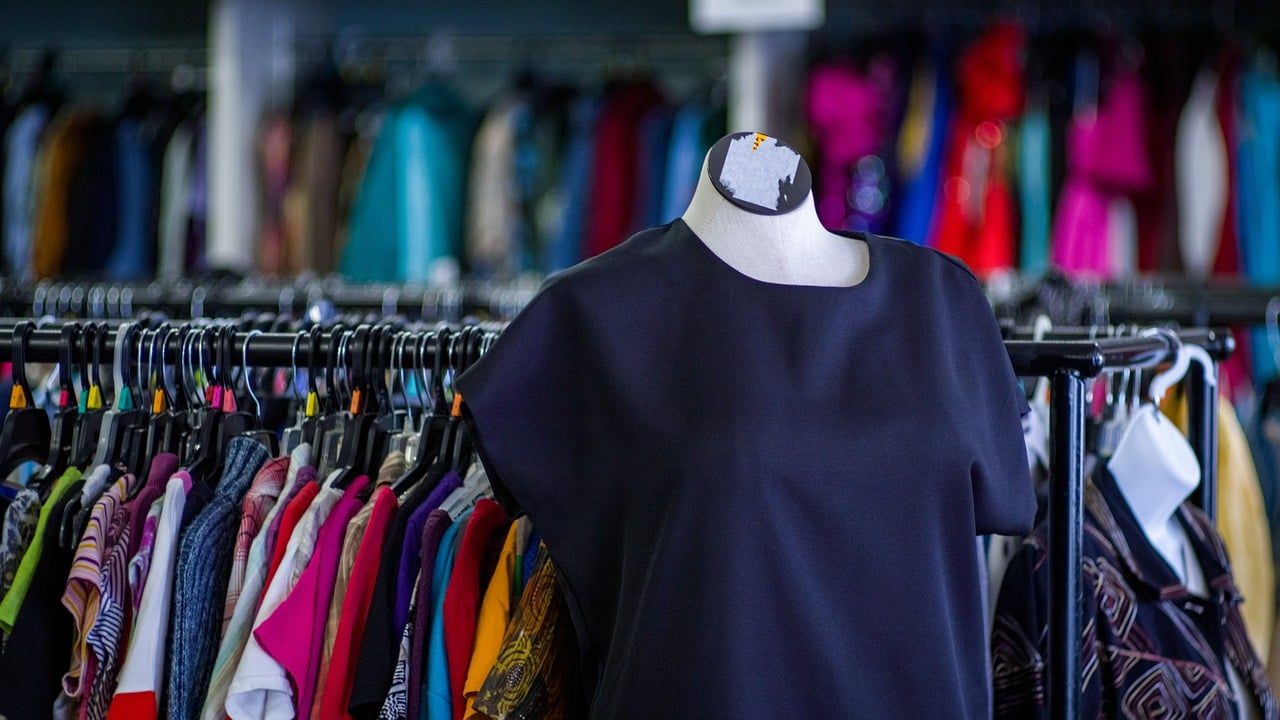 Tips for Scoring Great Deals on Second Hand Clothes